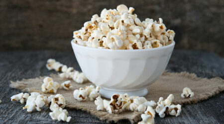 5 snacks that can help lower cholesterol levels