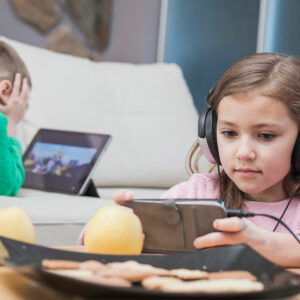 5 ways to keep children away from electronic gadgets