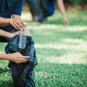 6 effective ways to prevent trash bags from slipping