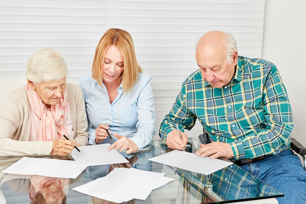 4 useful tips to choose the best life insurance for seniors