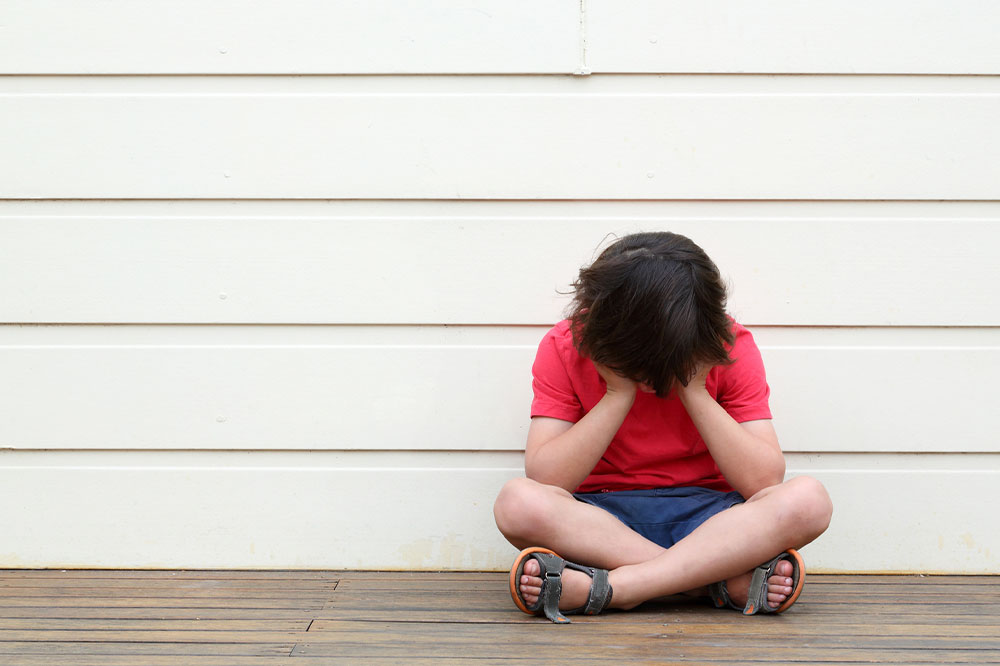 7 noticeable signs of child neglect