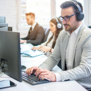 6 ways to sell a product using a call center